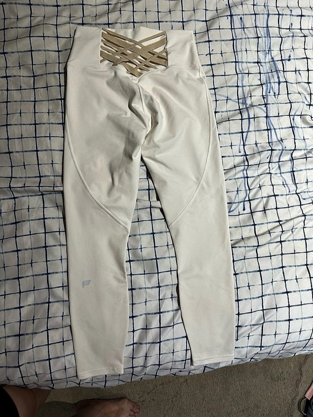 Fabletics Dynamic High-Waisted Lattice 7/8 Leggings Off-White Leggings